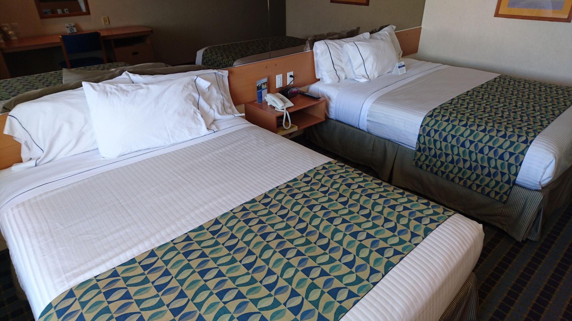 Microtel Inn & Suites By Wyndham Chihuahua Ngoại thất bức ảnh