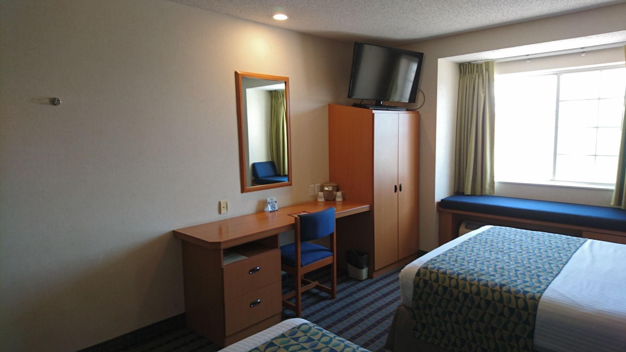Microtel Inn & Suites By Wyndham Chihuahua Ngoại thất bức ảnh