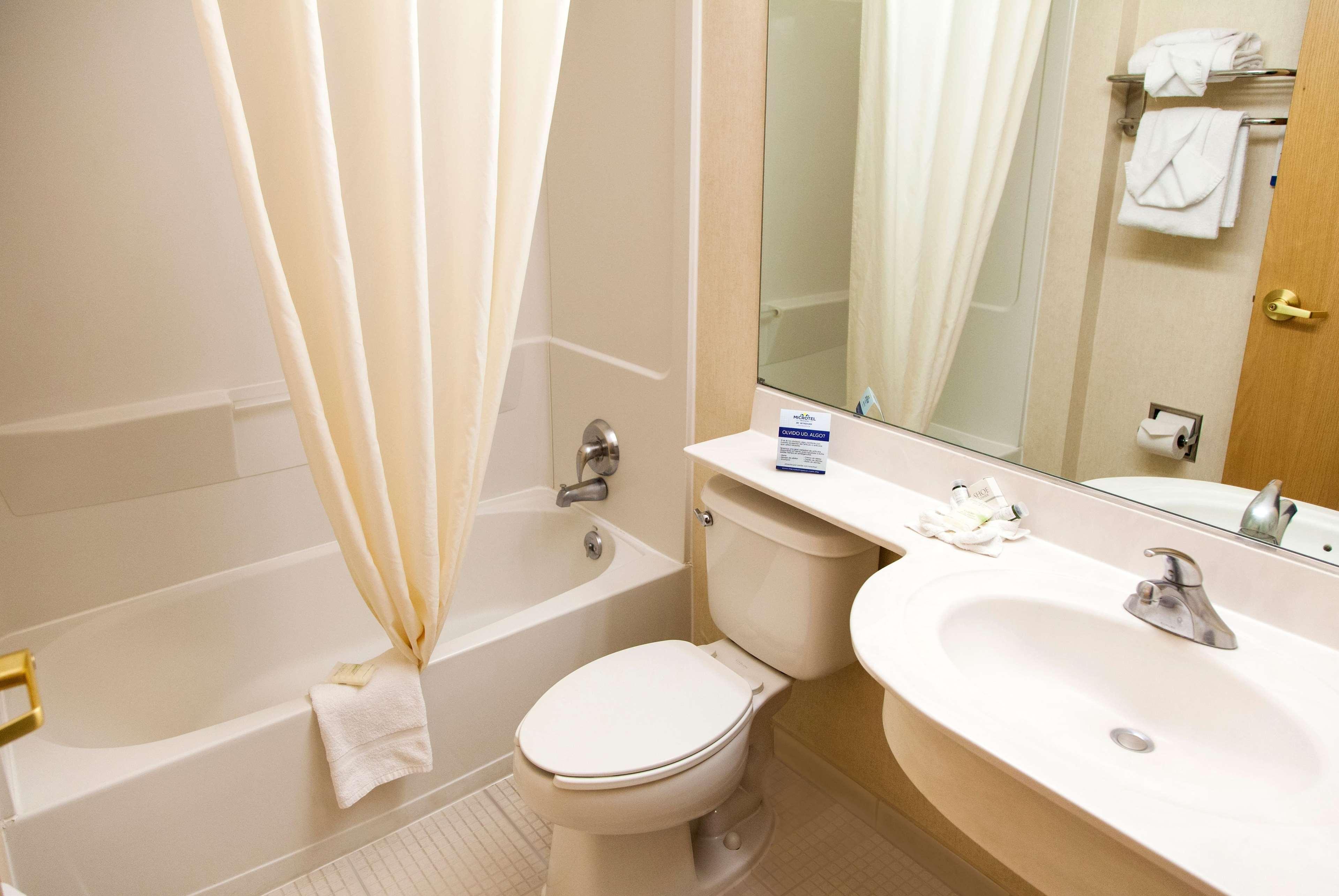 Microtel Inn & Suites By Wyndham Chihuahua Ngoại thất bức ảnh
