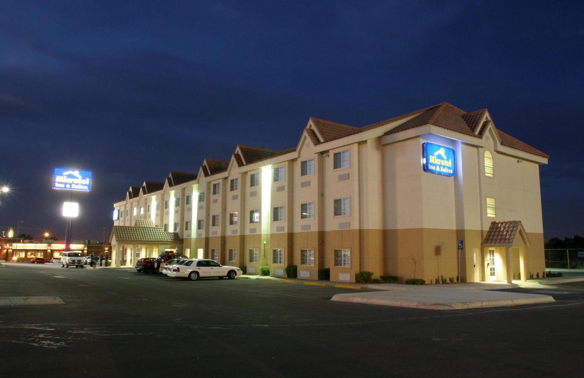 Microtel Inn & Suites By Wyndham Chihuahua Ngoại thất bức ảnh