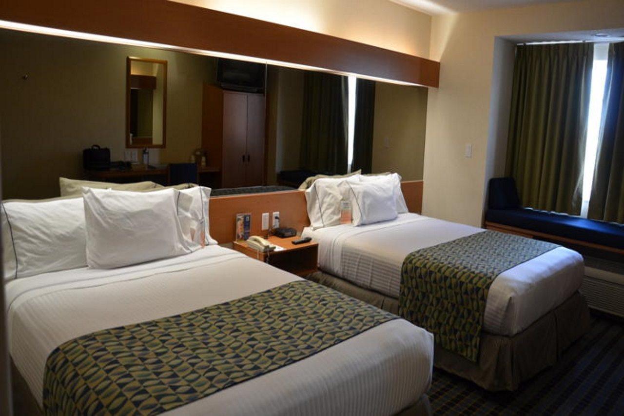 Microtel Inn & Suites By Wyndham Chihuahua Ngoại thất bức ảnh