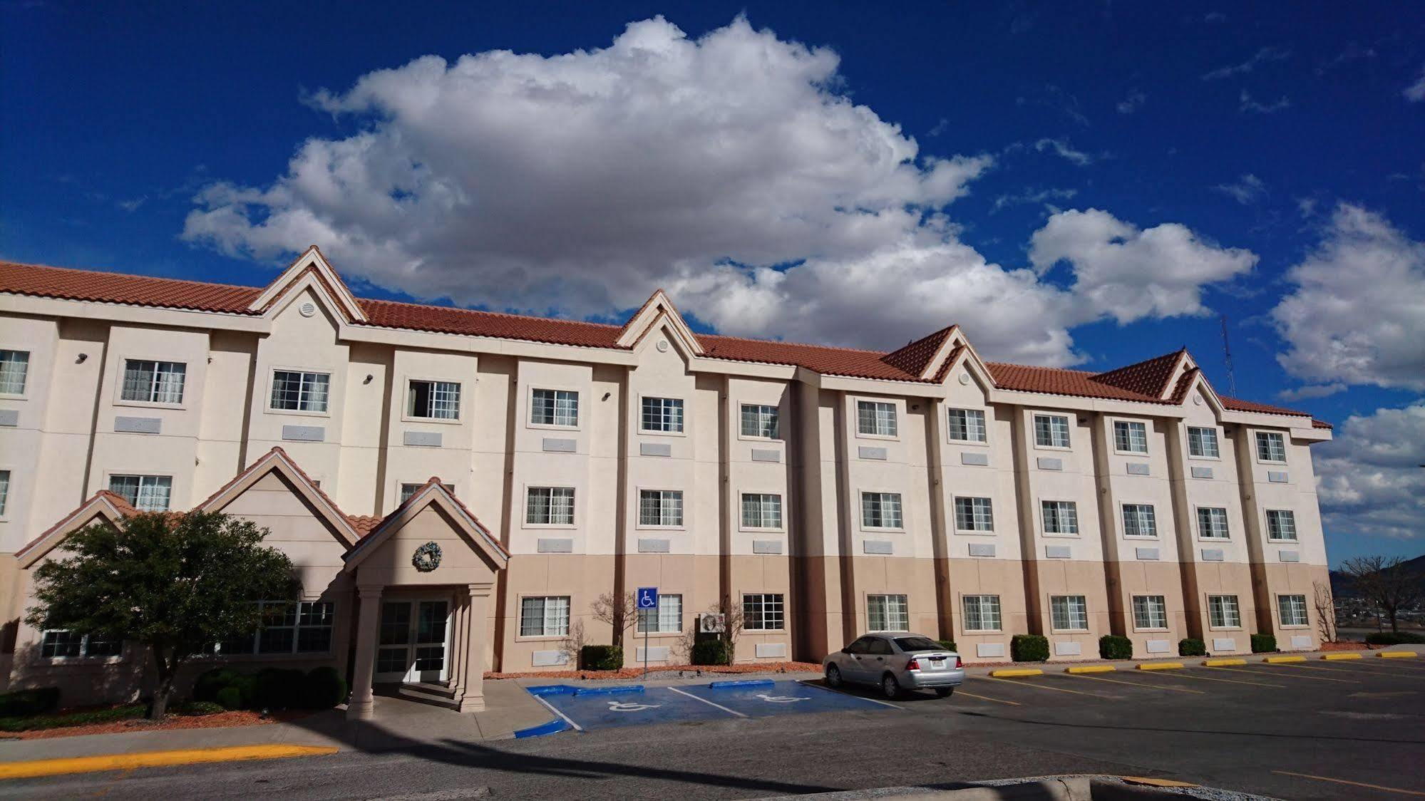 Microtel Inn & Suites By Wyndham Chihuahua Ngoại thất bức ảnh