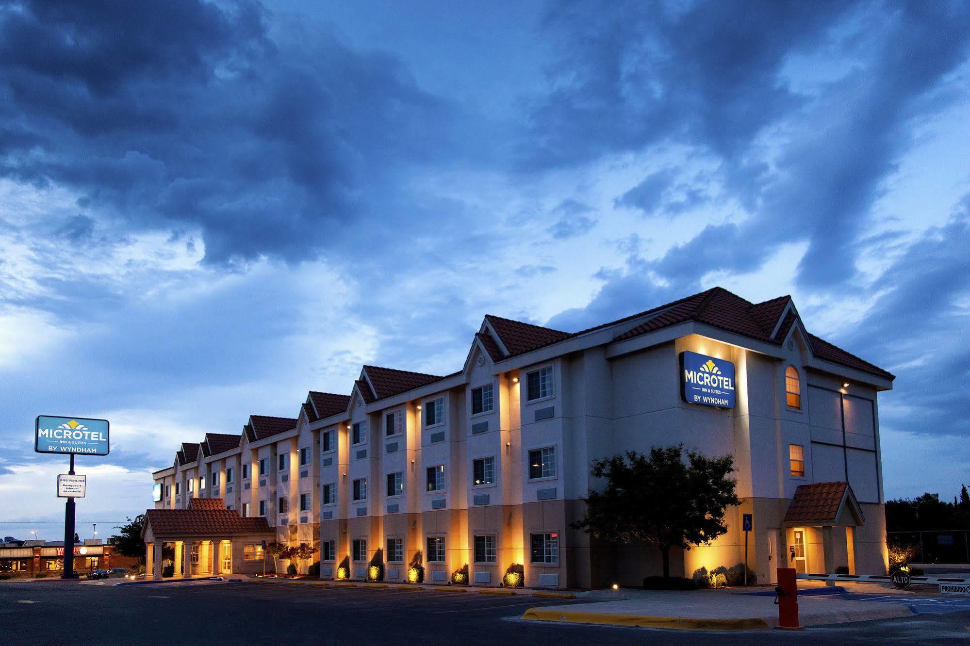 Microtel Inn & Suites By Wyndham Chihuahua Ngoại thất bức ảnh