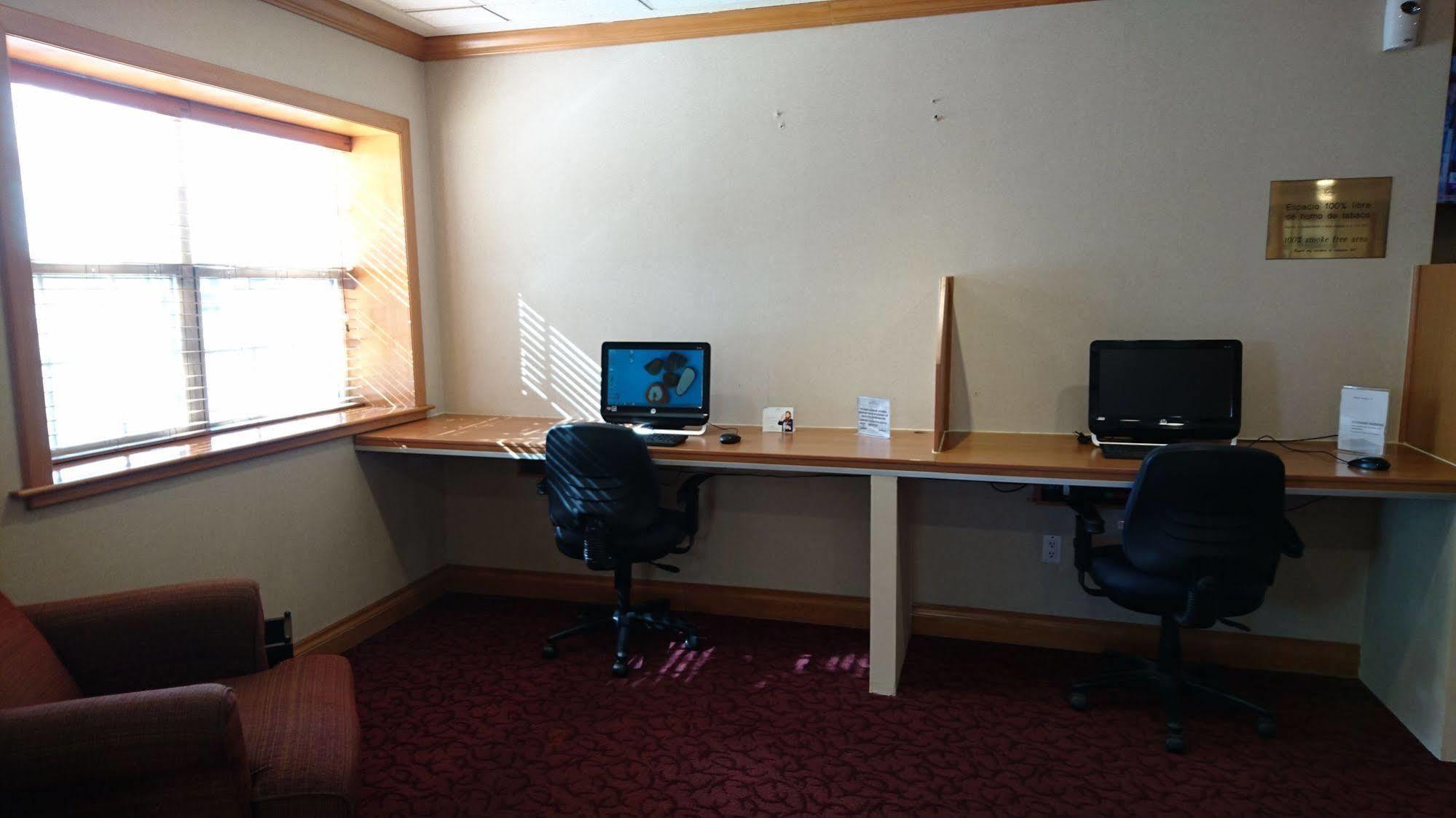 Microtel Inn & Suites By Wyndham Chihuahua Ngoại thất bức ảnh
